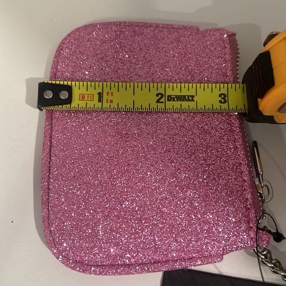 👛Cute GUESS Keychain Coinpurse - Picture 2 of 16